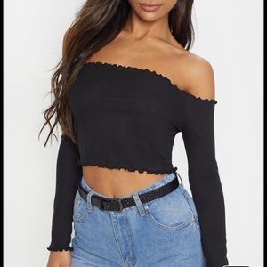 Pretty Little Thing Long-sleeve Off the shoulder